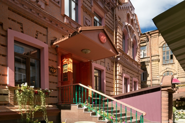 Hotel 19 (Charkiw)